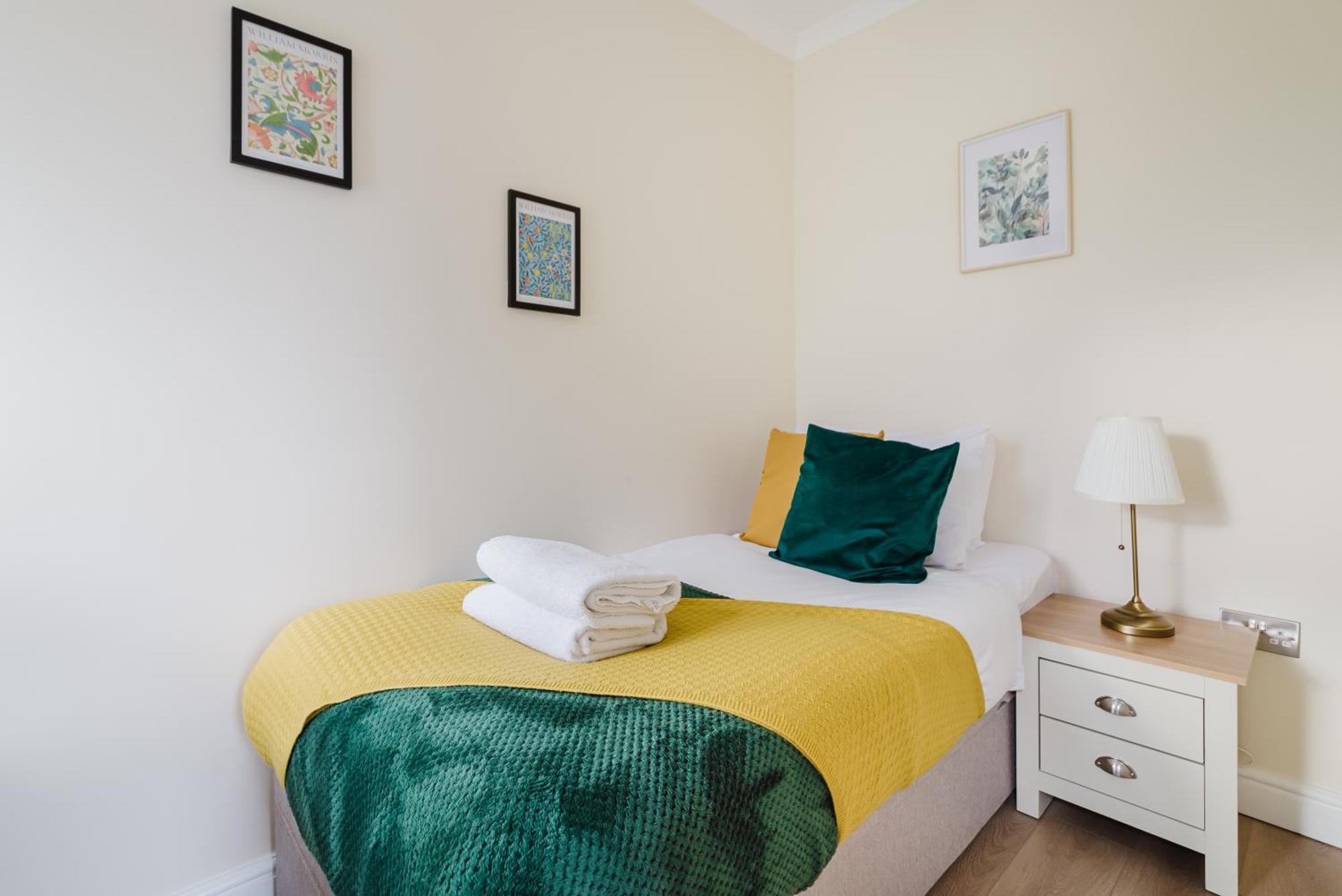 Modern Cosy Corner Flat 3 Bed And Loft Sleep 7 People Apartment Londra Exterior foto